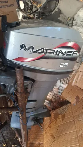Motor de Polpa 25 HP, Mariner, 2 Tempos, em perfeito estado