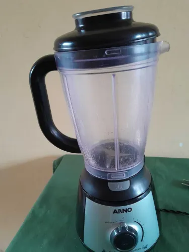 LIQUIDIFICADOR ARNO PERFORMA MAGICLEAN CHROME, PARA CONSERTO.