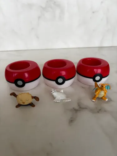 Kit com 3 Pokémons caçulinha + pokebolas