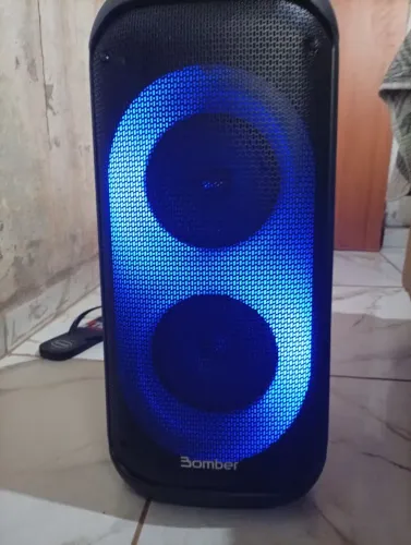 Vende-se caixa Bomber 