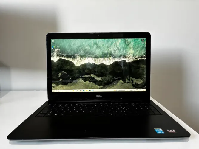 Notebook Dell Inspiron i7 - 8GB RAM - SSD 256GB - AMD Radeon R7 - Excelente Estado