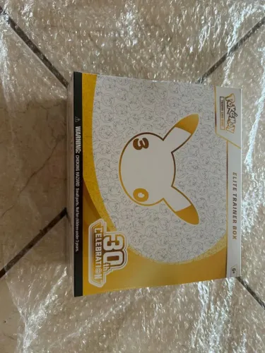 ETB Celebrações 30 Anos Americana Pokémon TCG 