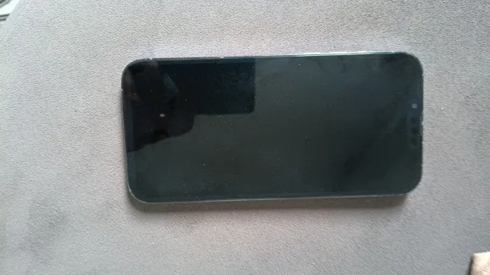 Vendo iPhone 13 Pro Max 256gb com 79% de bateria,