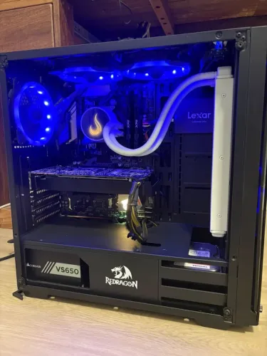 PC Gamer - Ryzen 7 3700x + GTX 1070ti