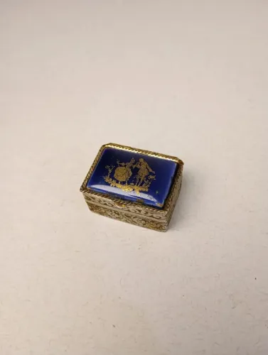 Mini Caixinha Porta-Pílulas Antiga Azul Cobalto e Dourado (Metal Trabalhado Vintage)