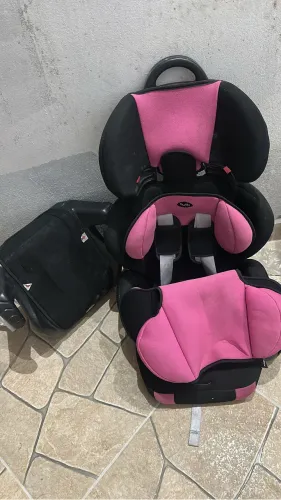 Cadeirinha de carro e acento