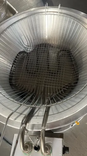 FRITADEIRA ELÉTRICA 7 LITROS NOVA NUNCA USADA Valor: 350,00