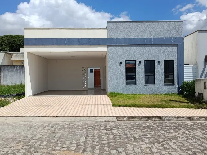 Excelente Casa em Condomínio Fechado