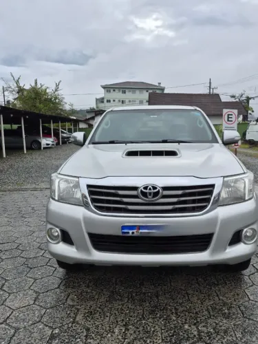 Toyota Hilux CD SRV D4-d 4X4 3.0 TDI Diesel AUT 2013