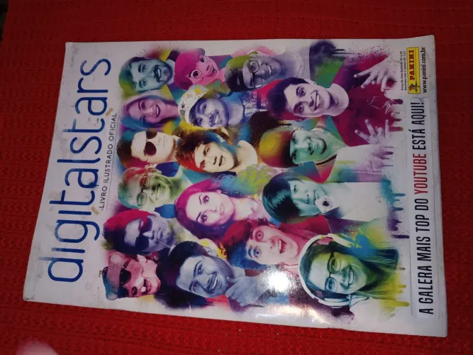 Livro Ilustrado Oficial DigitalStars