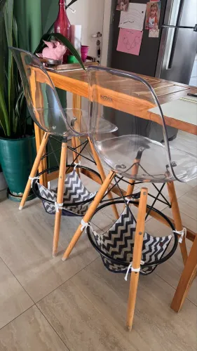 Par de banquetas Eames transparente 