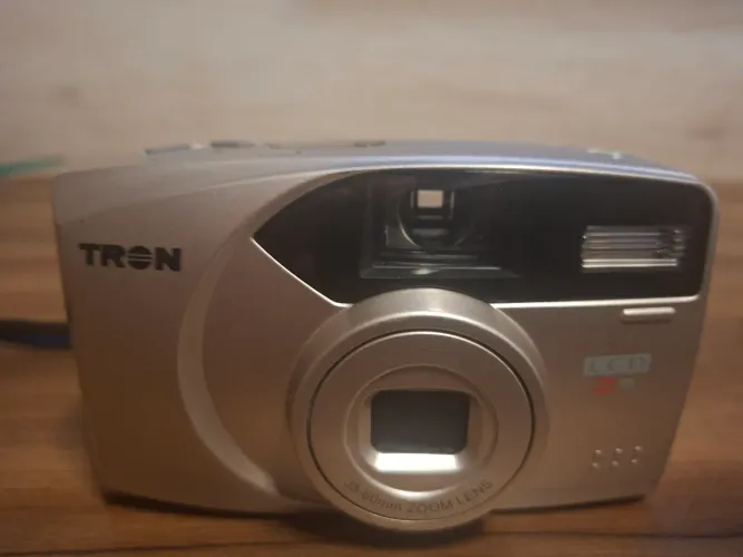 Camera fotográfica Tron analógico