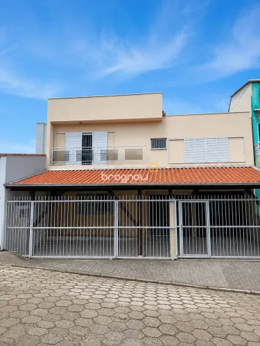Sobrado aprox. 200mts 2 com garagem coberta para 3 carros na grande Florianópolis