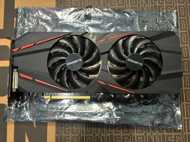 Placa de video GTX 1060 3gb Gygabyte g1 gaming