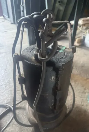 Bomba submersiva trifásica