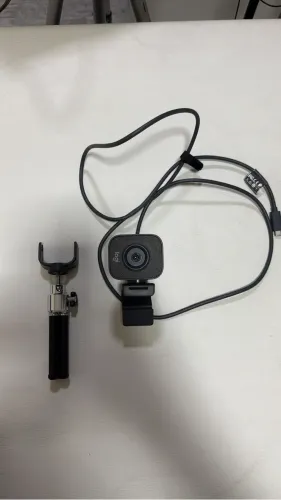 Webcam Full HD Logitech StreamCam Plus com Tripé Incluso