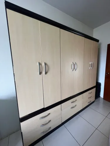 DOAÇÃO - Guarda-roupa 6 portas