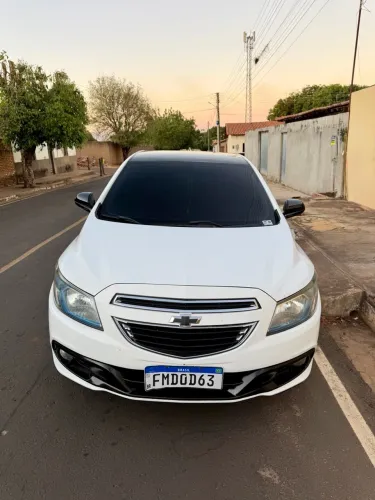 Chevrolet Onix Hatch LT 1.4 8V Flex Power Mec. 4P 2014