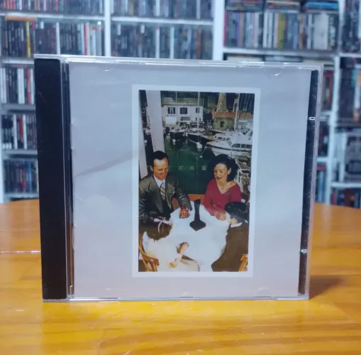 CD - LED ZEPPELIN- PRESENCE - NACIONAL - Usado mas em excelentes condições.