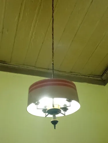 Lustre anos 60 estilo inglês