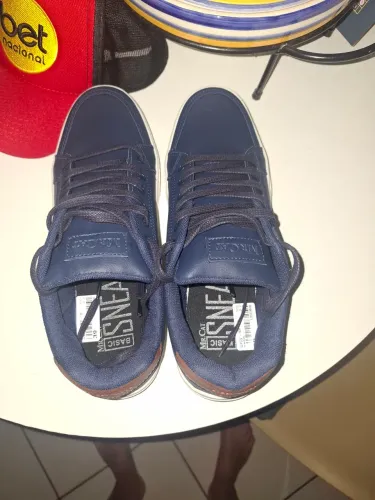 Tenis mr cat nunca usado novo