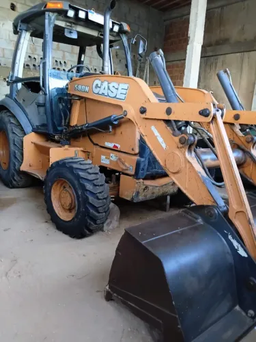 RETROESCAVADEIRA CASE 580N 4x4 - ANO 2014 | EXCELENTE OPORTUNIDADE!