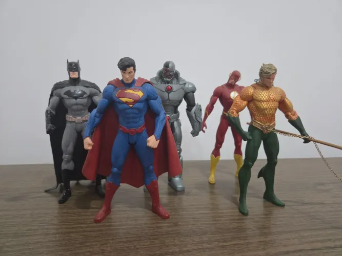 Bonecos Liga da Justiça
