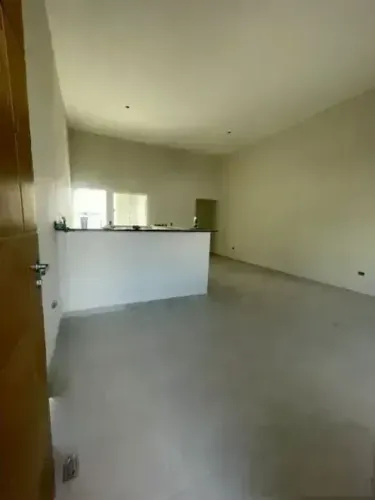Casa para venda possui 150 metros quadrados com 3 quartos em Jardim Continental II - Tauba