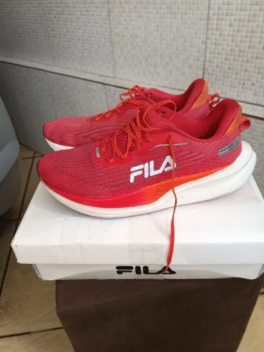 Fila speedzone 43 semi novo rodou 10k