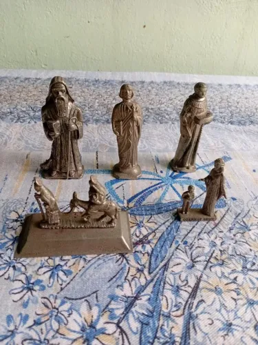 Imagens religiosas em chumbo