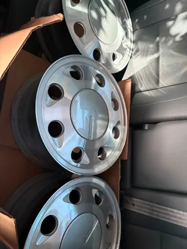 Vendo Jogo de Rodas Volkswagen ?Pingo d?Água? Aro 14 - Originais Vendo jogo com 4 rodas V