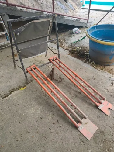 Suporte de banner ,rampa e uma preguiça.