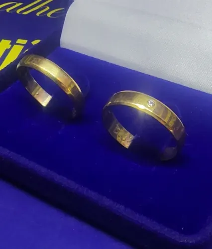 Alianças Tradicional Boleada Ouro 18 Kilates Noivado Casamento e Bodas 1 Pedra Diamantes