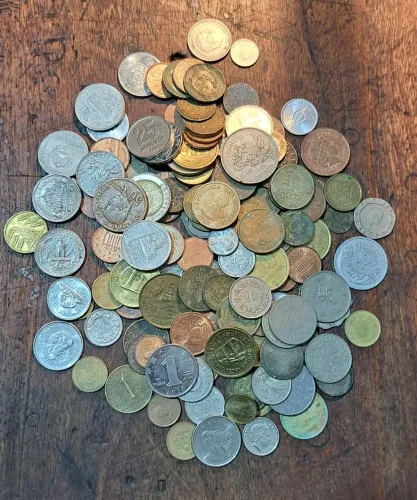Lote com 150 moedas diversas pouca repetida