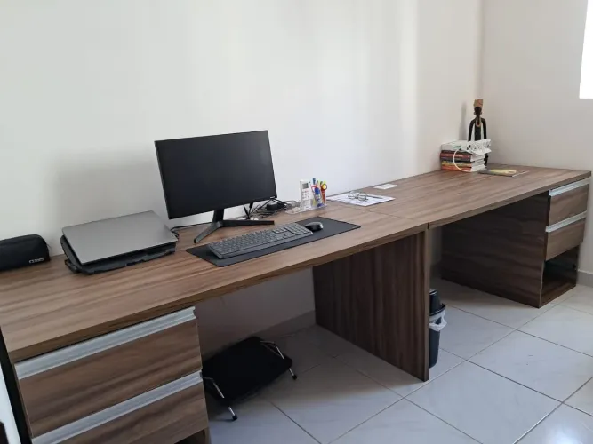 Mesa de escritório grande (3 metros de comprimento)