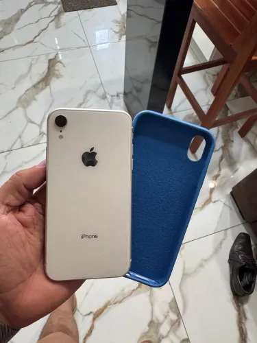 iPhone XR 64 gb , Face ID off , a câmera da frente está um pouco embaçada
