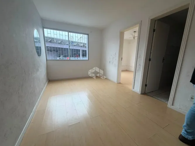 Apartamento Terreo com 1 quarto e vaga de garagem coberta à venda - 44m² - Kobrasol