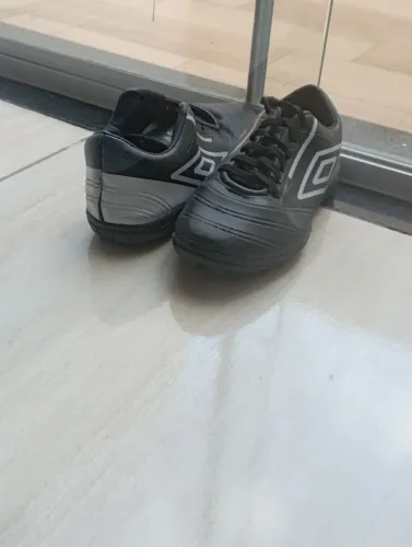 Chuteira umbro original socyte tamanho 35/36
