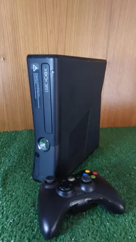 Xbox 360 Slim Com Controle