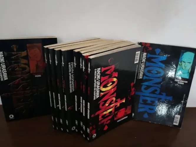 Coletania mangá Monster Conrad primeira publicação
