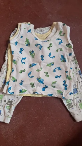 Roupas de brechó pra bebês (até 8 meses)