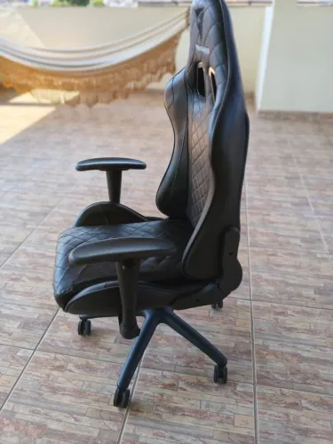 Cadeira Gamer ThunderX3 - Confortável e Estilosa