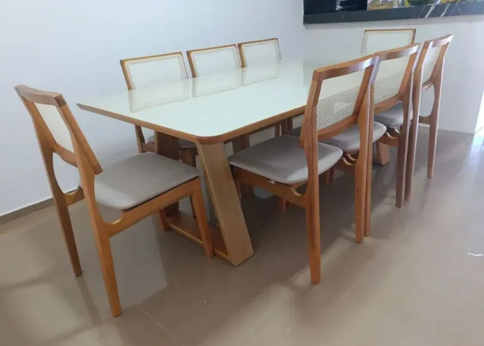 Mesa de jantar laise com 8 cadeiras madeira maciça 