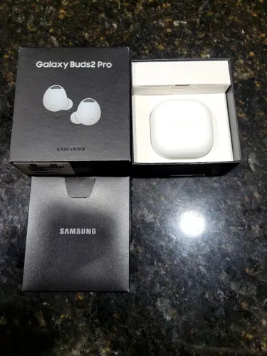 Fone Samsung Galaxy Buds 2 Pro, branco com caixa e capa de proteção 