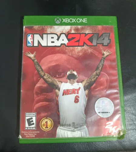 NBA 2K14 jogo para Xbox one com manual , e com a caixa um pouco danificada na ponta