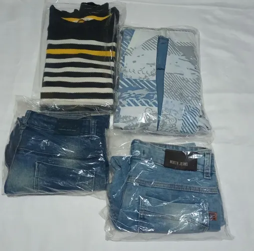 Lote de roupas para meninos de 14 anos.