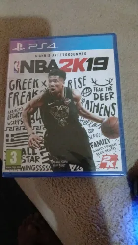 Vendo CD de PlayStation 4 novo no Plástico. 
