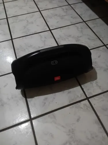 BOOMBOX 2 usada mas não com defeito ce tiver interessado chama neste número *