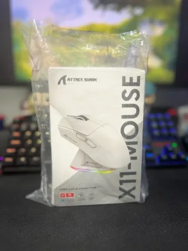 Mouse Gamer Attack Shark X11 com Dock Carregamento