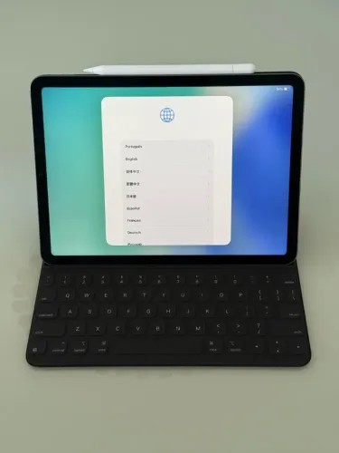 iPad Air (5ª Geração) + Apple Pencil USB-C + Apple Smart Keyboard Folio